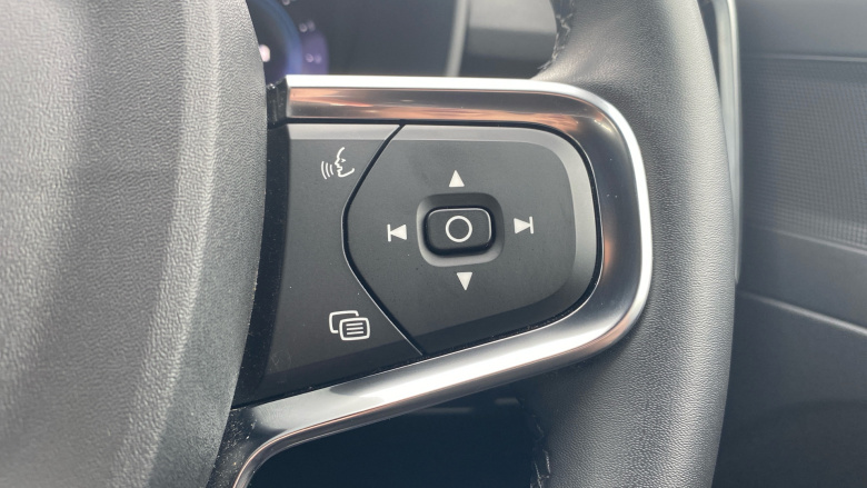 Volvo XC40 2.0 B3P Core 5dr Auto Petrol Estate